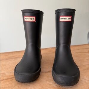 Hunter Kids Black Rain Boots with Red Logo